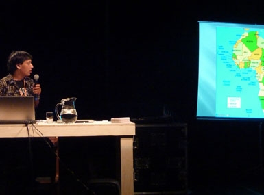 
	Krishna Luchoomun’s lecture about the pARTage residency program, during the 17th Festival (2011)
