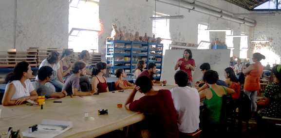 
	Pinhole workshop with Dirceu Maués at MAM-BA. The artist participates in the exhibition Itinerância 2012 | 2013, on show at the museum.
